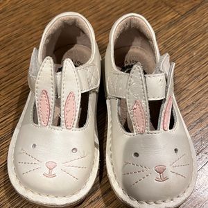 Livie and Luca bunny shoes size 6 white
